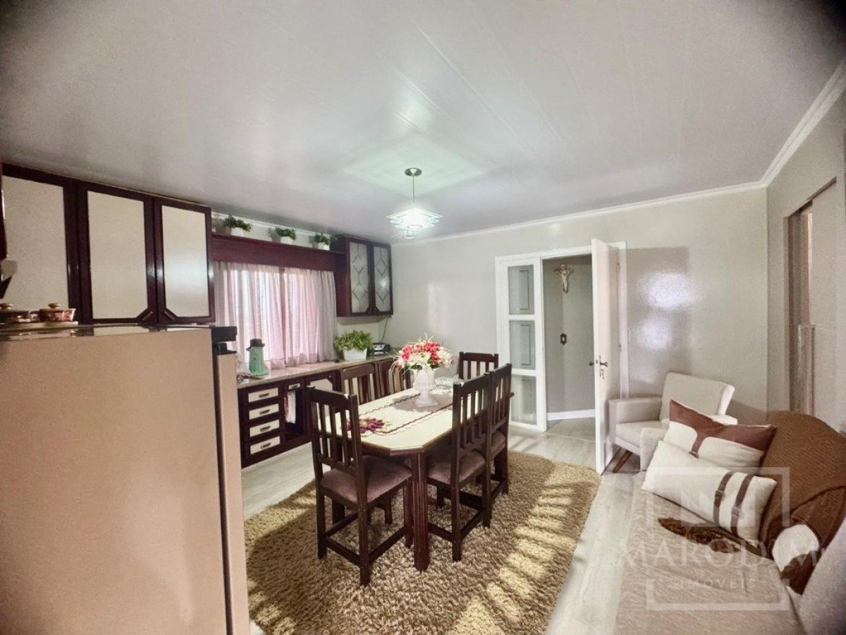 Casa com 240m², 4 dormitórios, Nao suíte, no bairro Santa Lucia em Marau