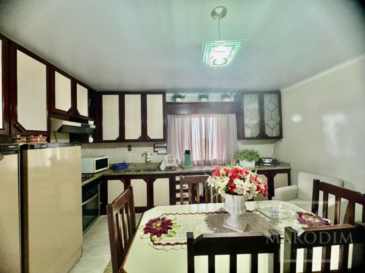 Casa com 240m², 4 dormitórios, Nao suíte, no bairro Santa Lucia em Marau