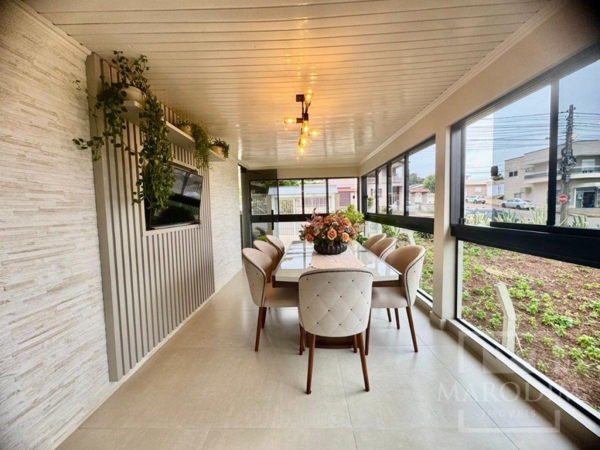 Casa com 240m², 4 dormitórios, Nao suíte, no bairro Santa Lucia em Marau