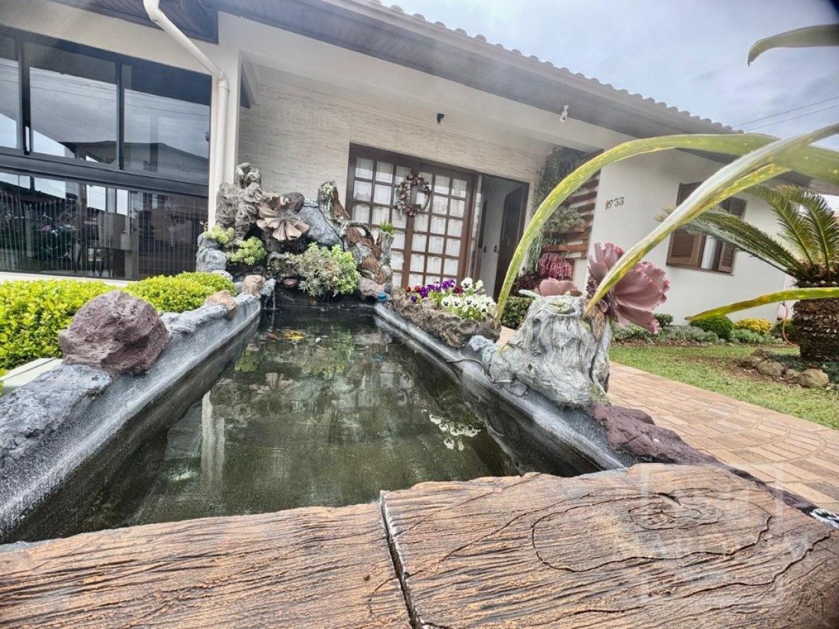 Casa com 240m², 4 dormitórios, Nao suíte, no bairro Santa Lucia em Marau