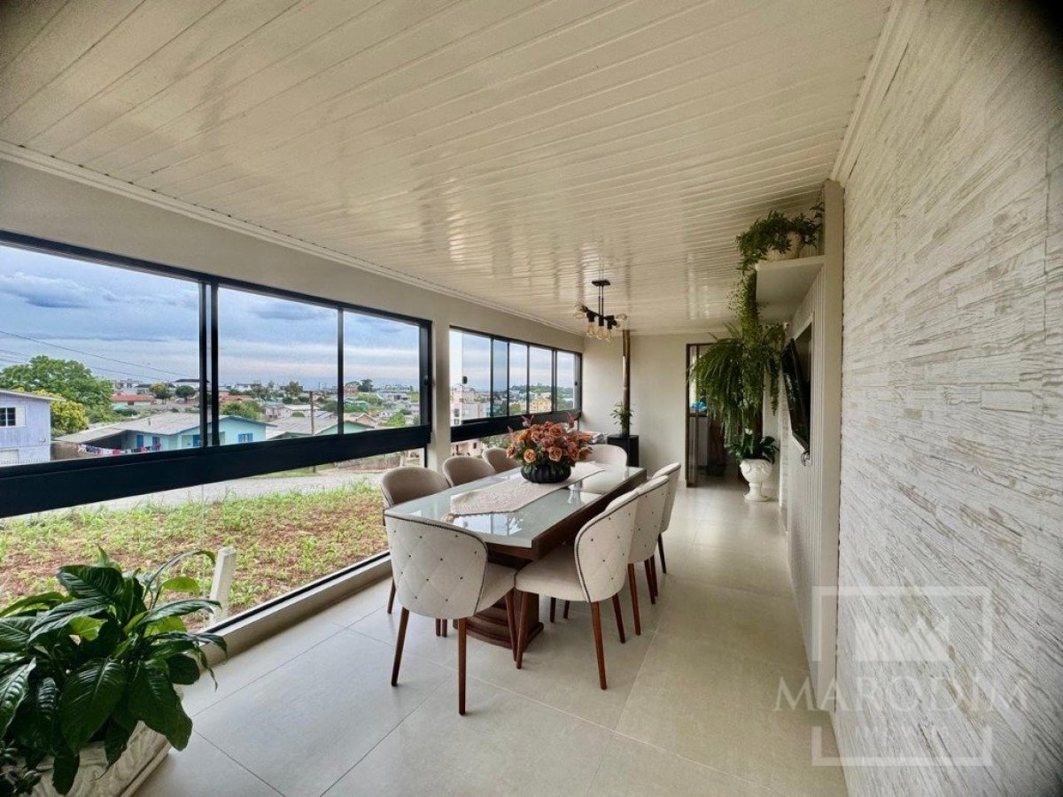 Casa com 240m², 4 dormitórios, Nao suíte, no bairro Santa Lucia em Marau