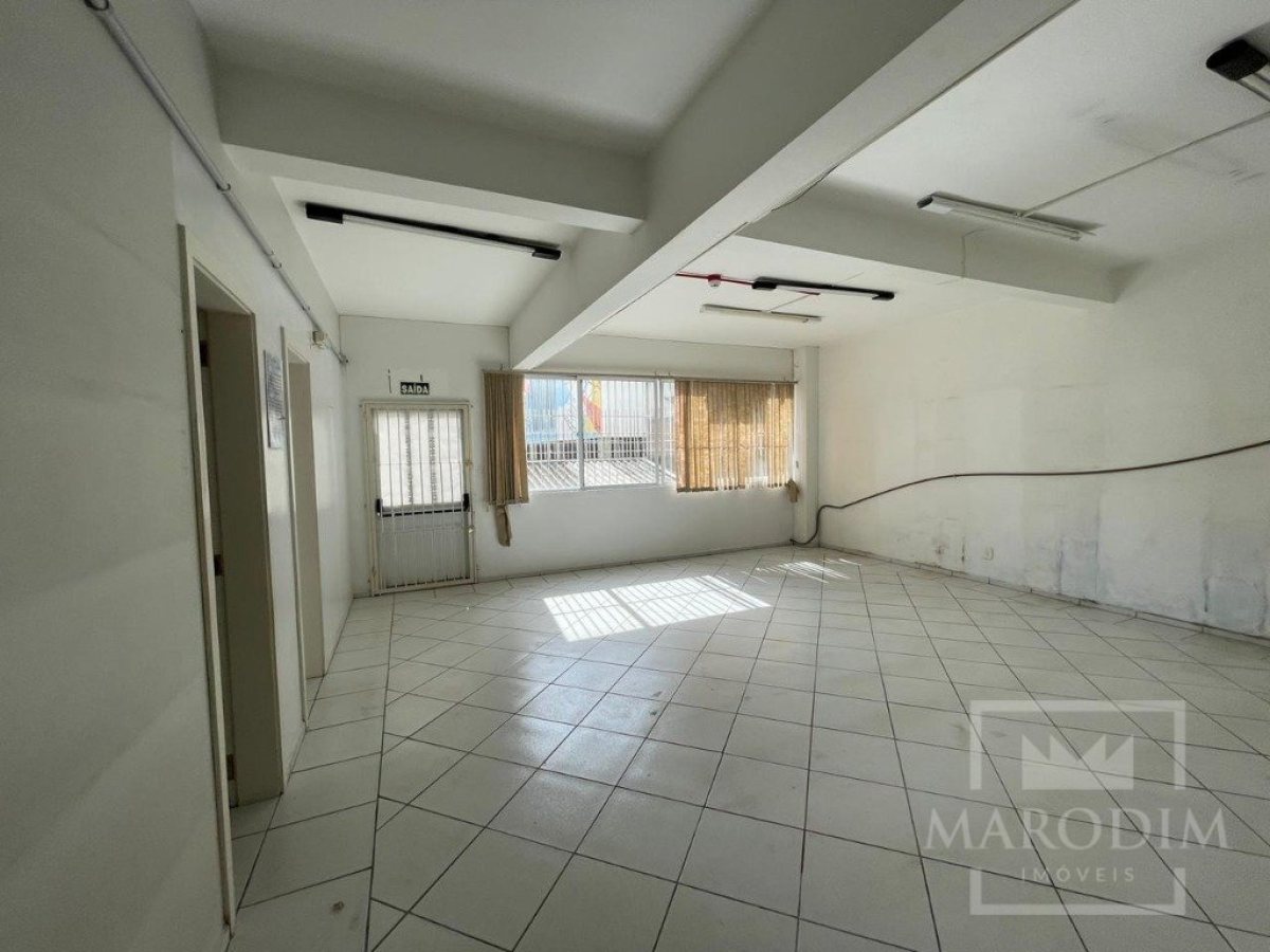 Loja com 404m², Nao suíte, no bairro Centro em Marau