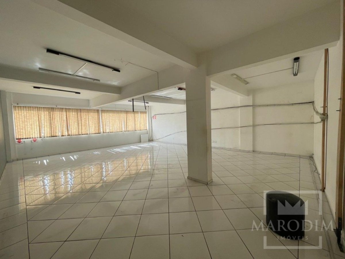 Loja com 404m², Nao suíte, no bairro Centro em Marau