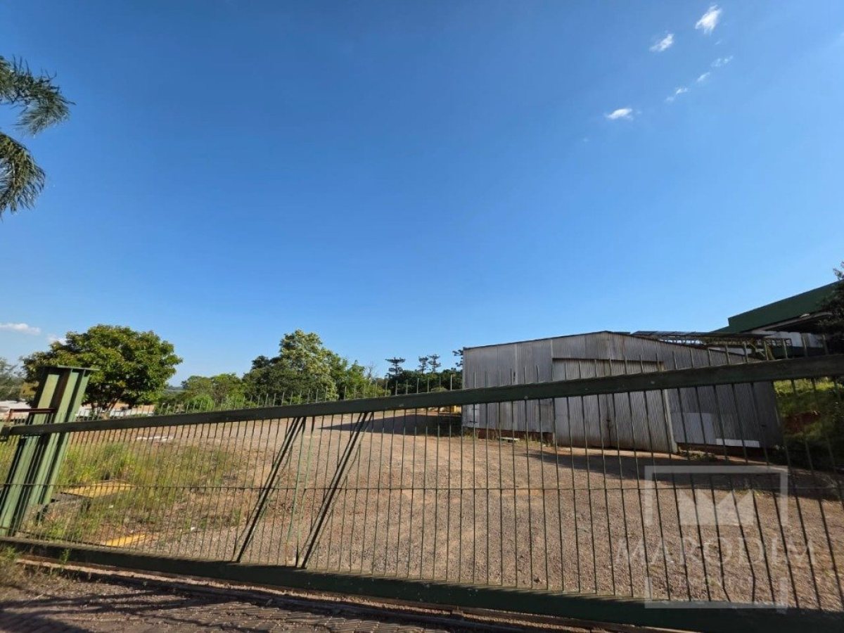 Pavilhão com 650m², Nao suíte, no bairro Perimetral em Marau