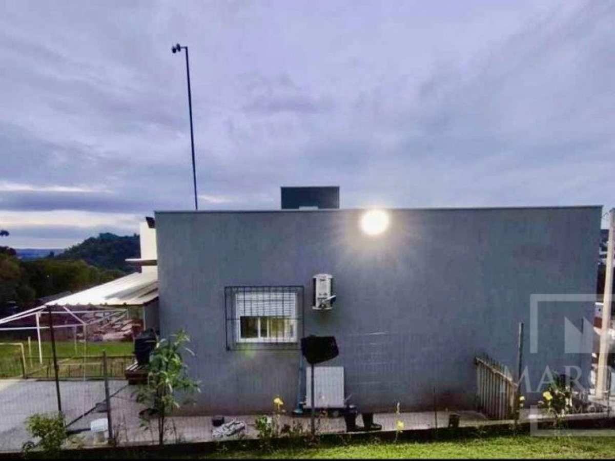 Casa com 52m², 2 dormitórios, Nao suíte, 1 vaga, no bairro Jardim Dourado em Marau
