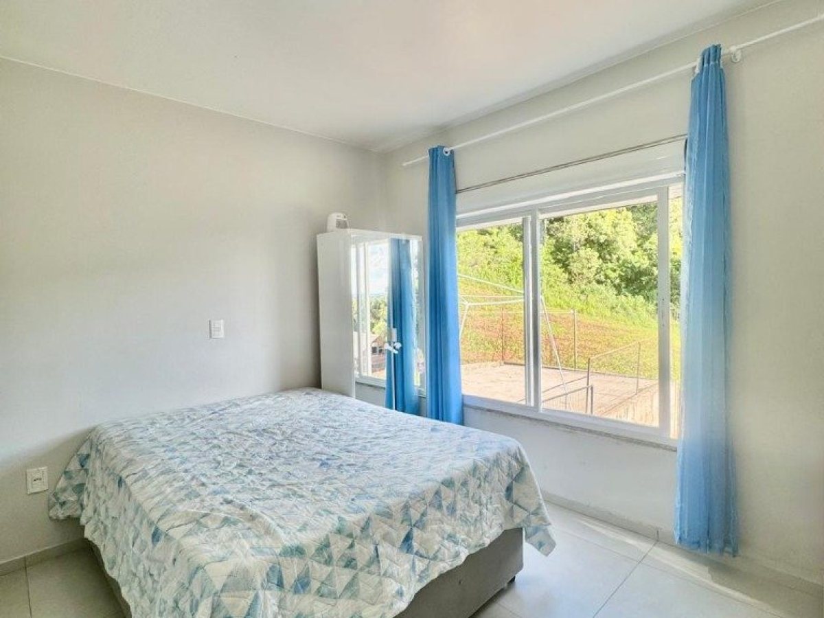 Casa com 52m², 2 dormitórios, Nao suíte, 1 vaga, no bairro Jardim Dourado em Marau