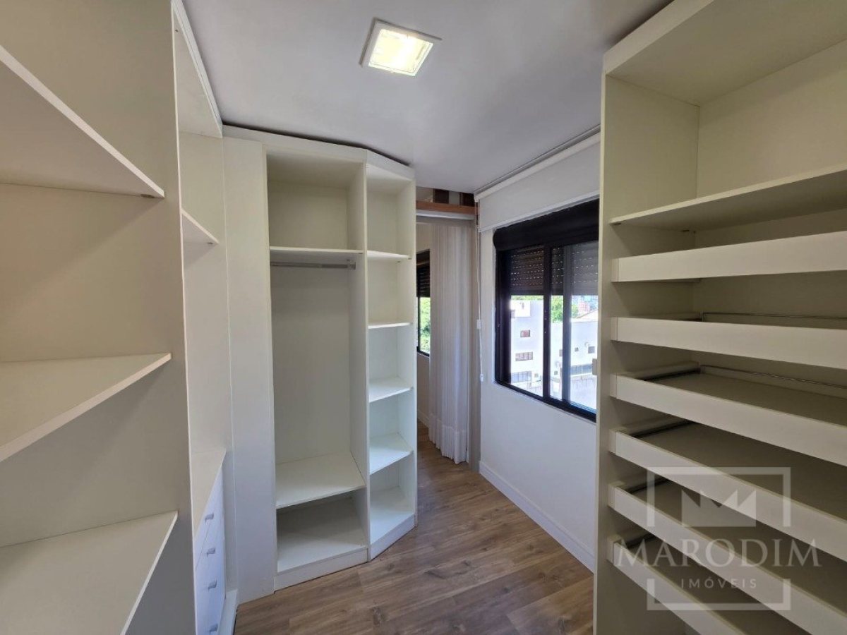 Cobertura com 240m², 3 dormitórios, Nao suíte, 2 vagas, no bairro Centro em Marau