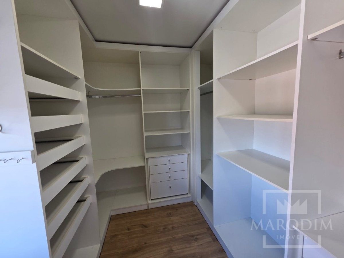 Cobertura com 240m², 3 dormitórios, Nao suíte, 2 vagas, no bairro Centro em Marau