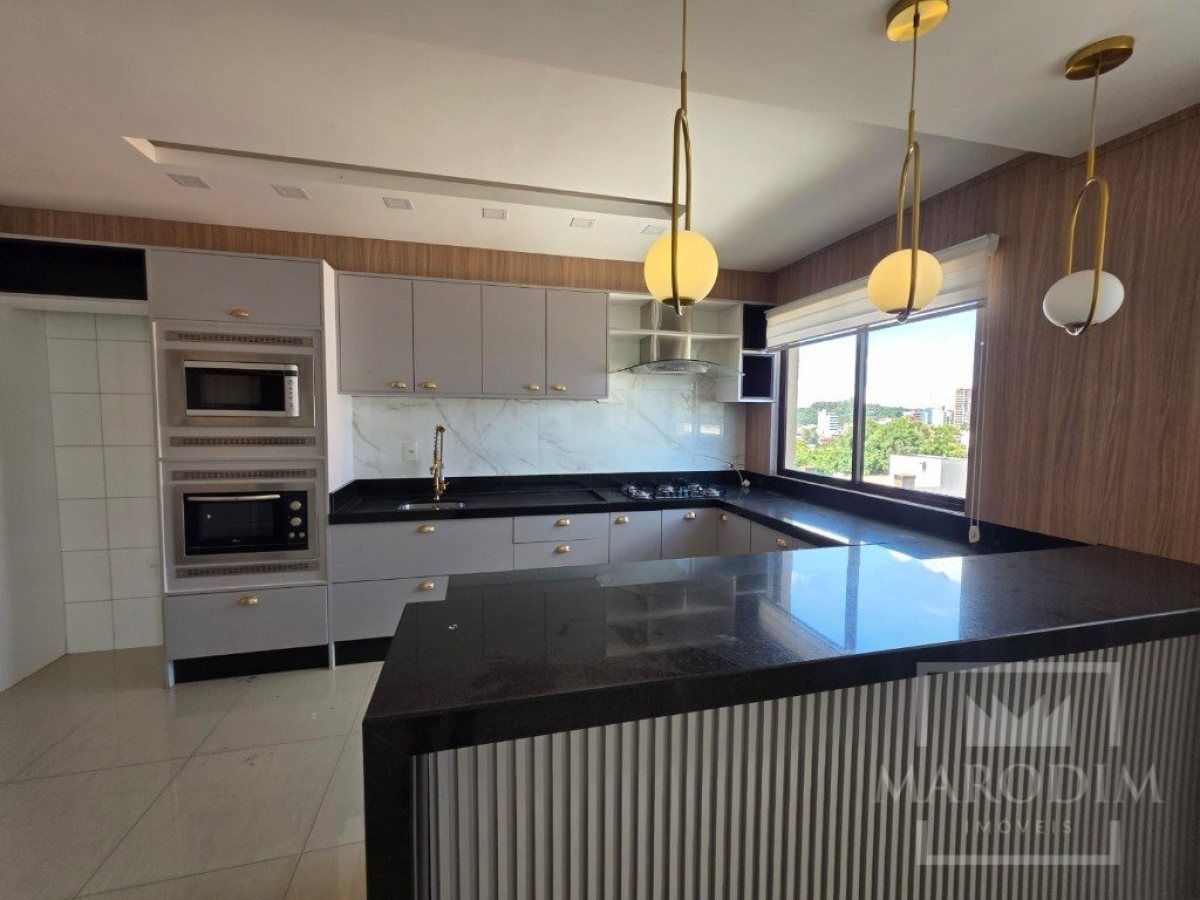 Cobertura com 240m², 3 dormitórios, Nao suíte, 2 vagas, no bairro Centro em Marau