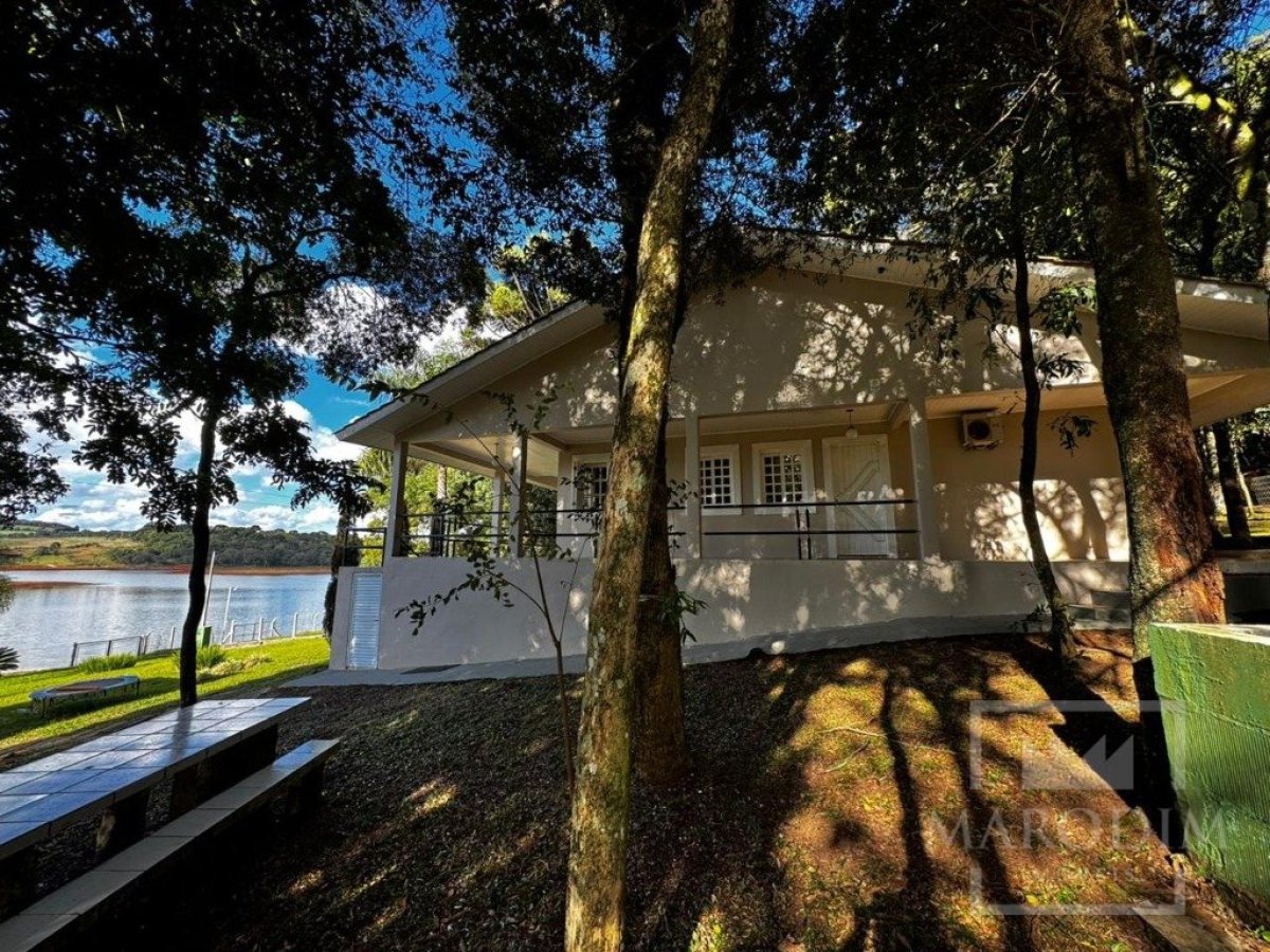 Sítio com 240m², 3 dormitórios, Nao suíte, no bairro Interior em Marau