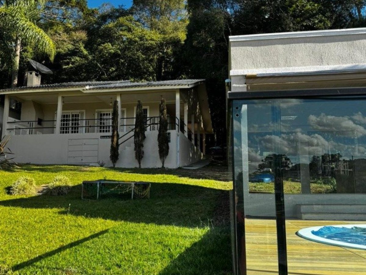 Sítio com 240m², 3 dormitórios, Nao suíte, no bairro Interior em Marau