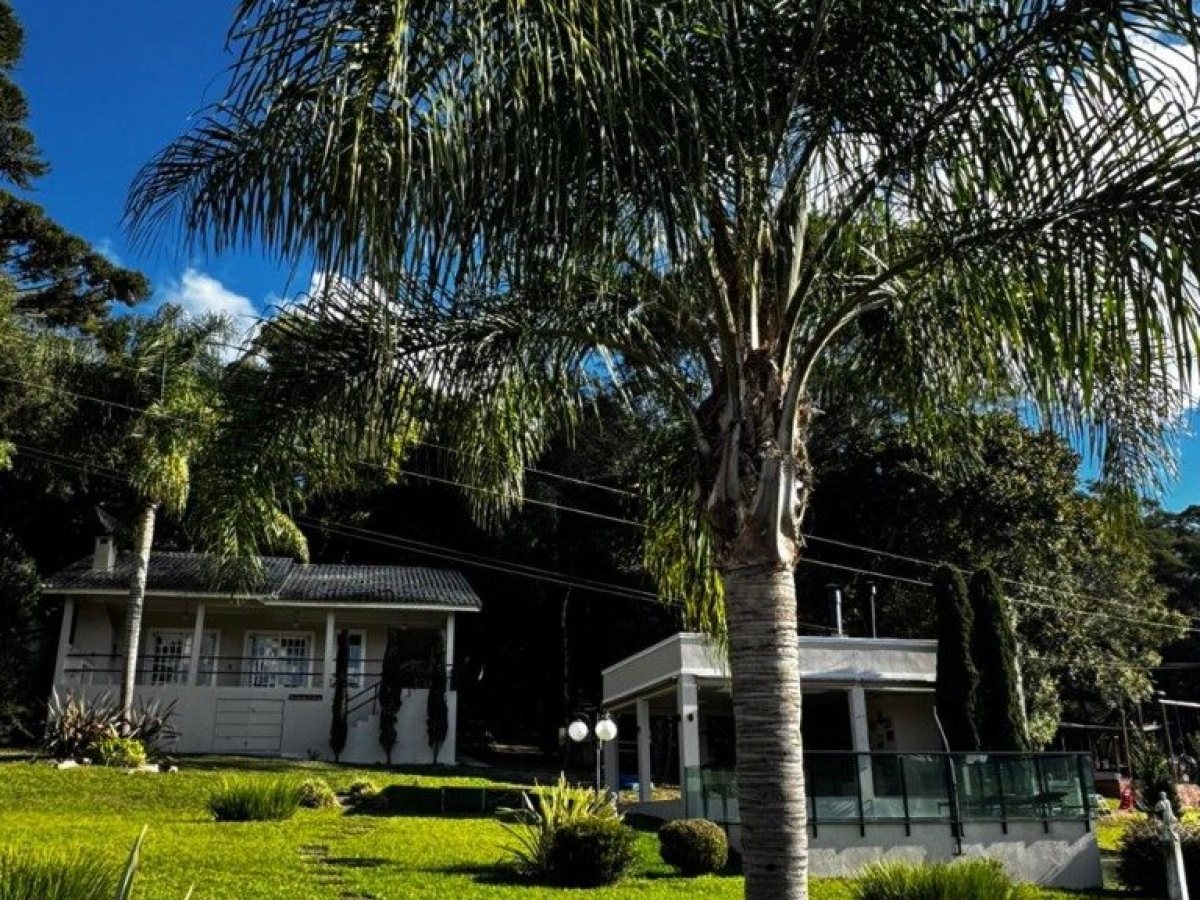 Sítio com 240m², 3 dormitórios, Nao suíte, no bairro Interior em Marau