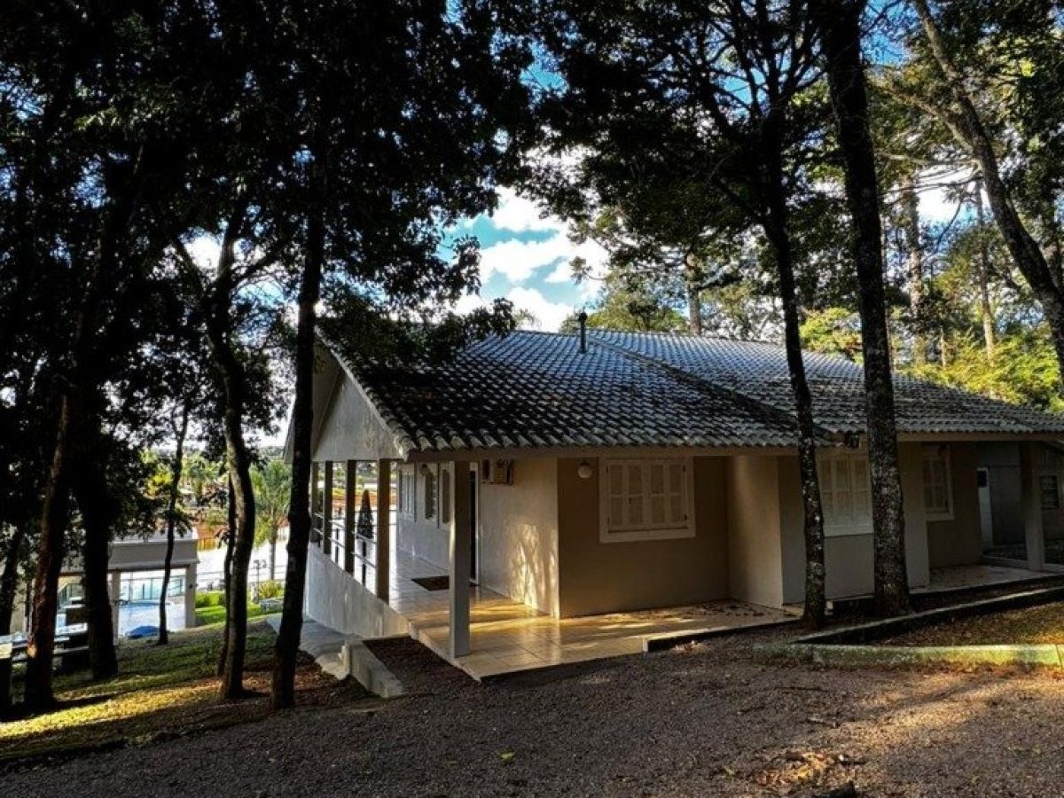 Sítio com 240m², 3 dormitórios, Nao suíte, no bairro Interior em Marau