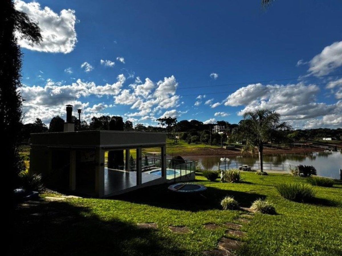 Sítio com 240m², 3 dormitórios, Nao suíte, no bairro Interior em Marau