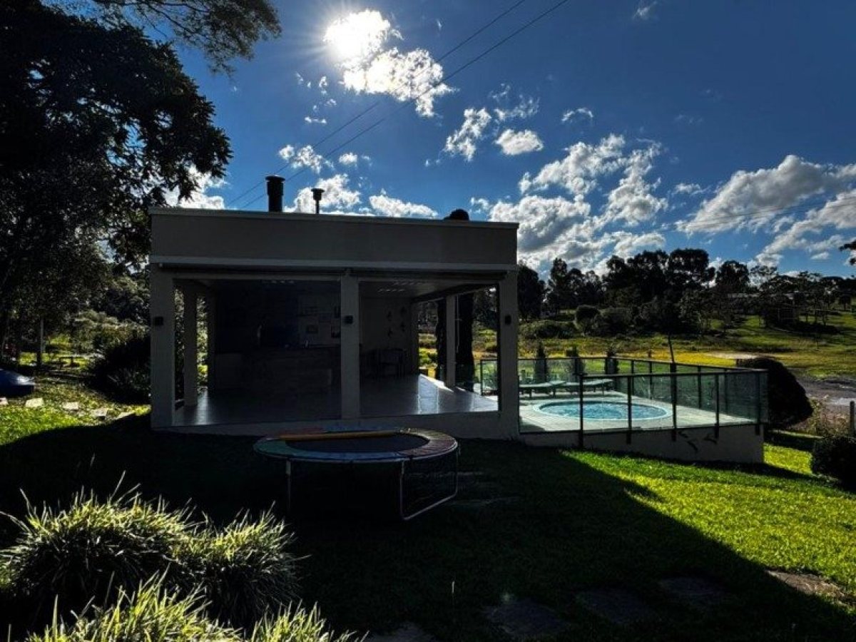 Sítio com 240m², 3 dormitórios, Nao suíte, no bairro Interior em Marau