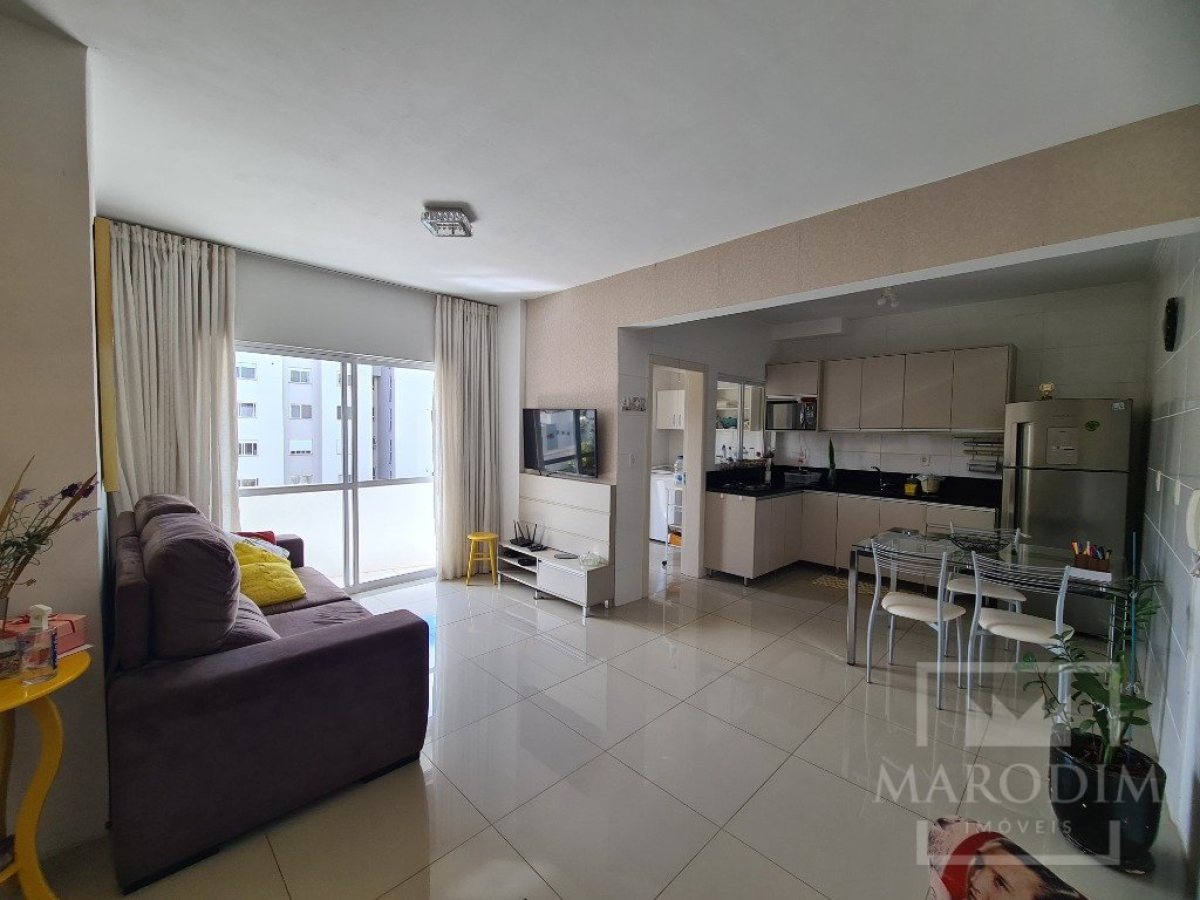 Apartamento com 94m², 3 dormitórios, Nao suíte, 2 vagas, no bairro Centro em Marau