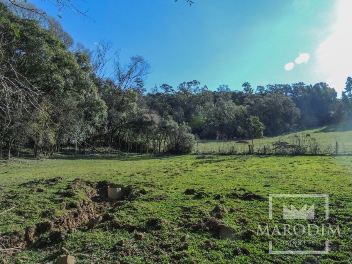 Sítio com 3200m², Nao suíte, no bairro Interior em Marau
