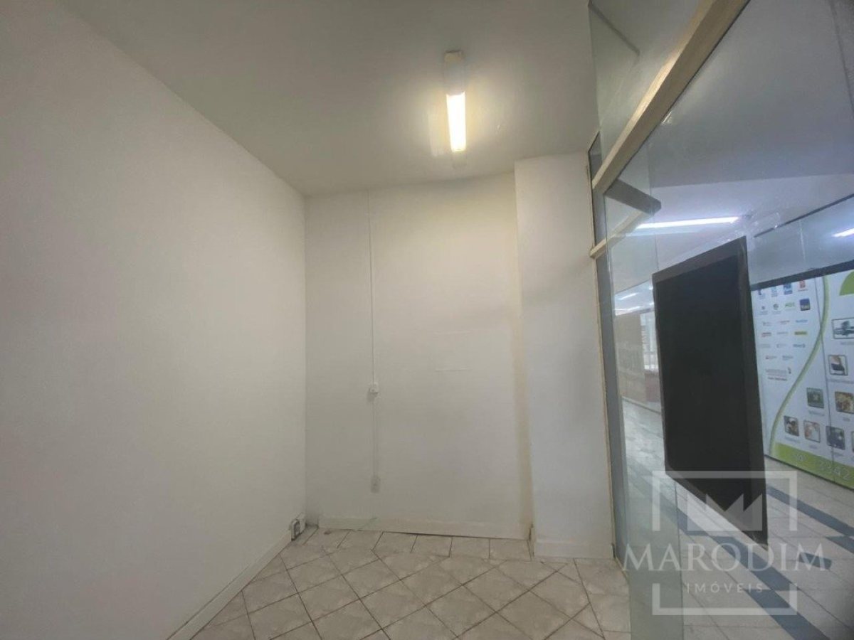 Salas/Conjuntos com 30m², Nao suíte, no bairro centro em Marau