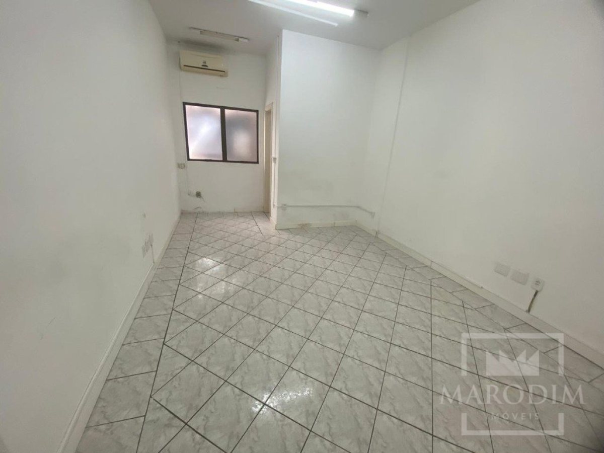 Salas/Conjuntos com 30m², Nao suíte, no bairro centro em Marau