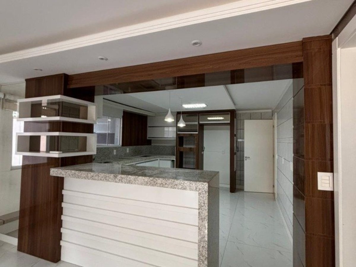 Casa com 248m², 3 dormitórios, Nao suíte, 3 vagas, no bairro Centro em Marau