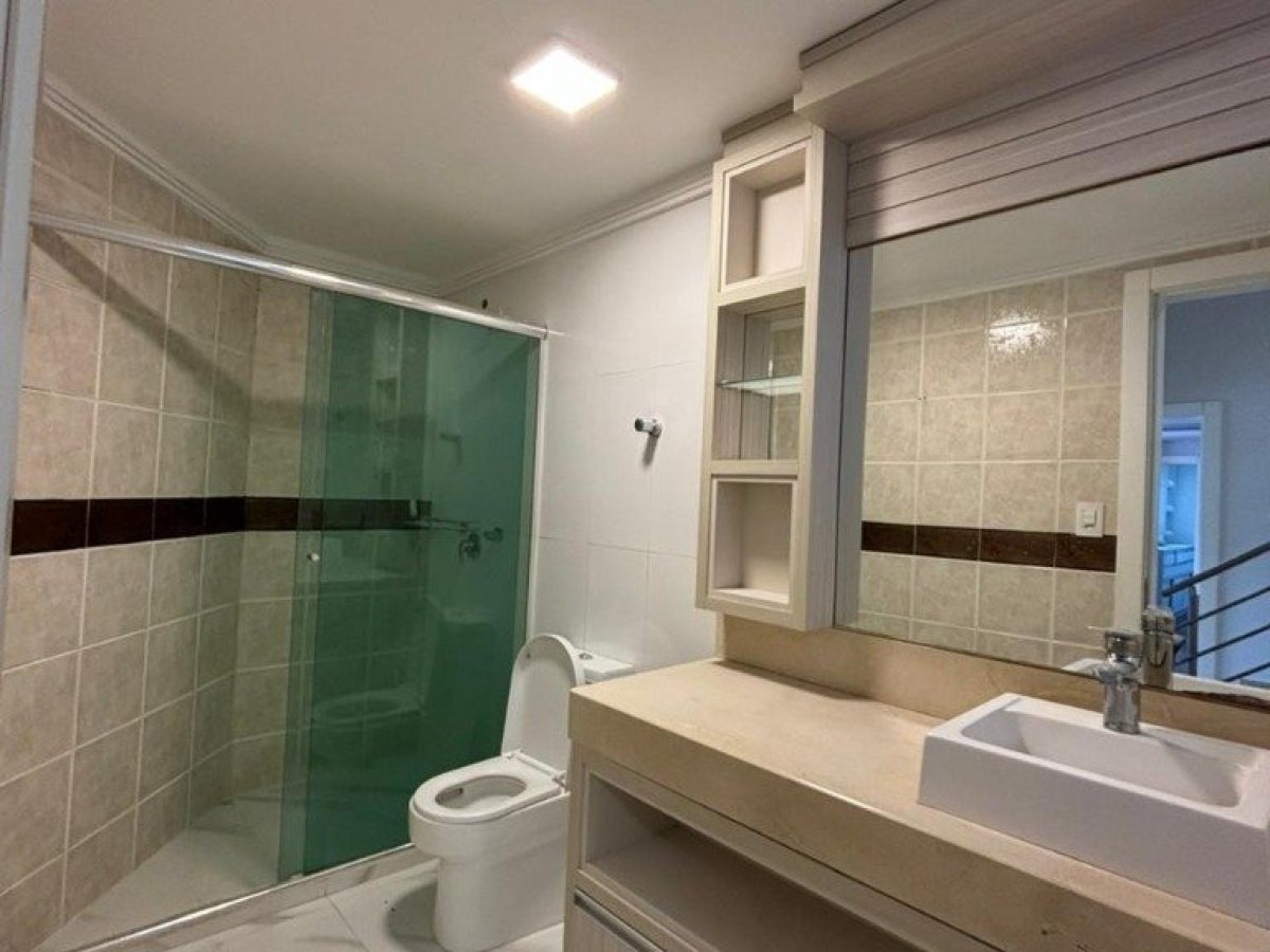 Casa com 248m², 3 dormitórios, Nao suíte, 3 vagas, no bairro Centro em Marau