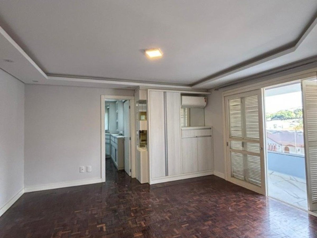 Casa com 248m², 3 dormitórios, Nao suíte, 3 vagas, no bairro Centro em Marau