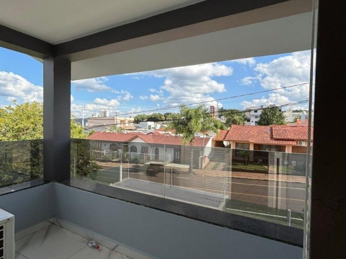 Casa com 248m², 3 dormitórios, Nao suíte, 3 vagas, no bairro Centro em Marau