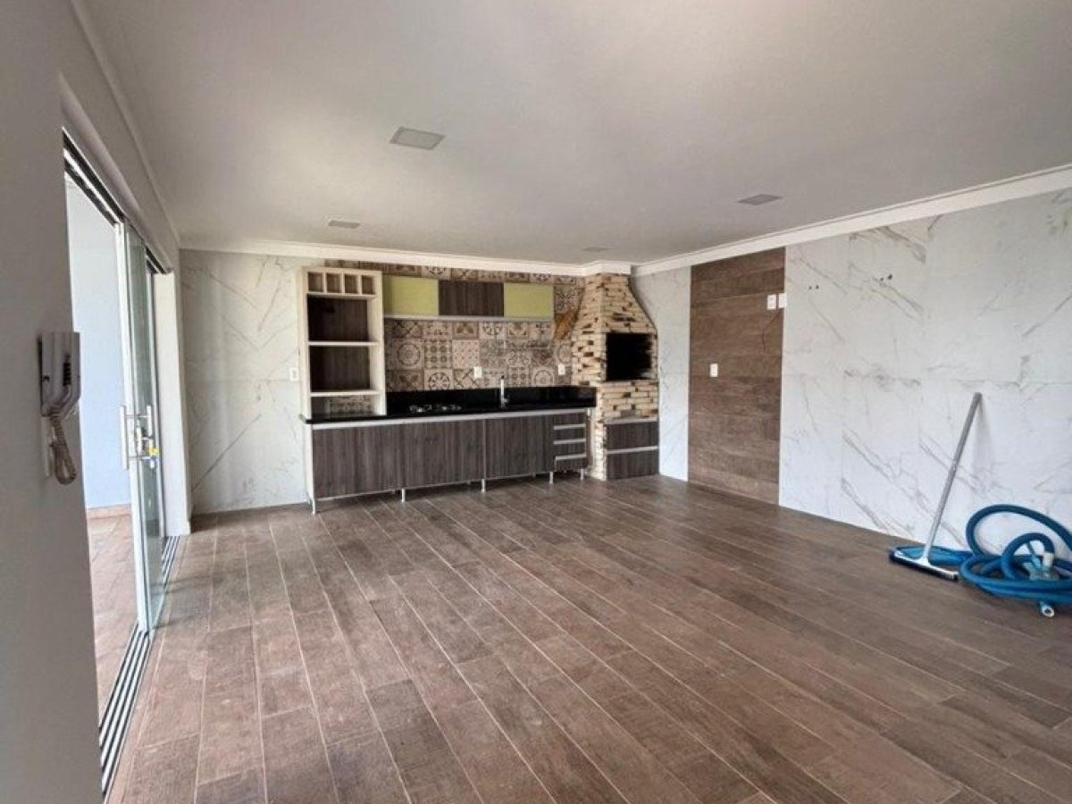 Casa com 248m², 3 dormitórios, Nao suíte, 3 vagas, no bairro Centro em Marau