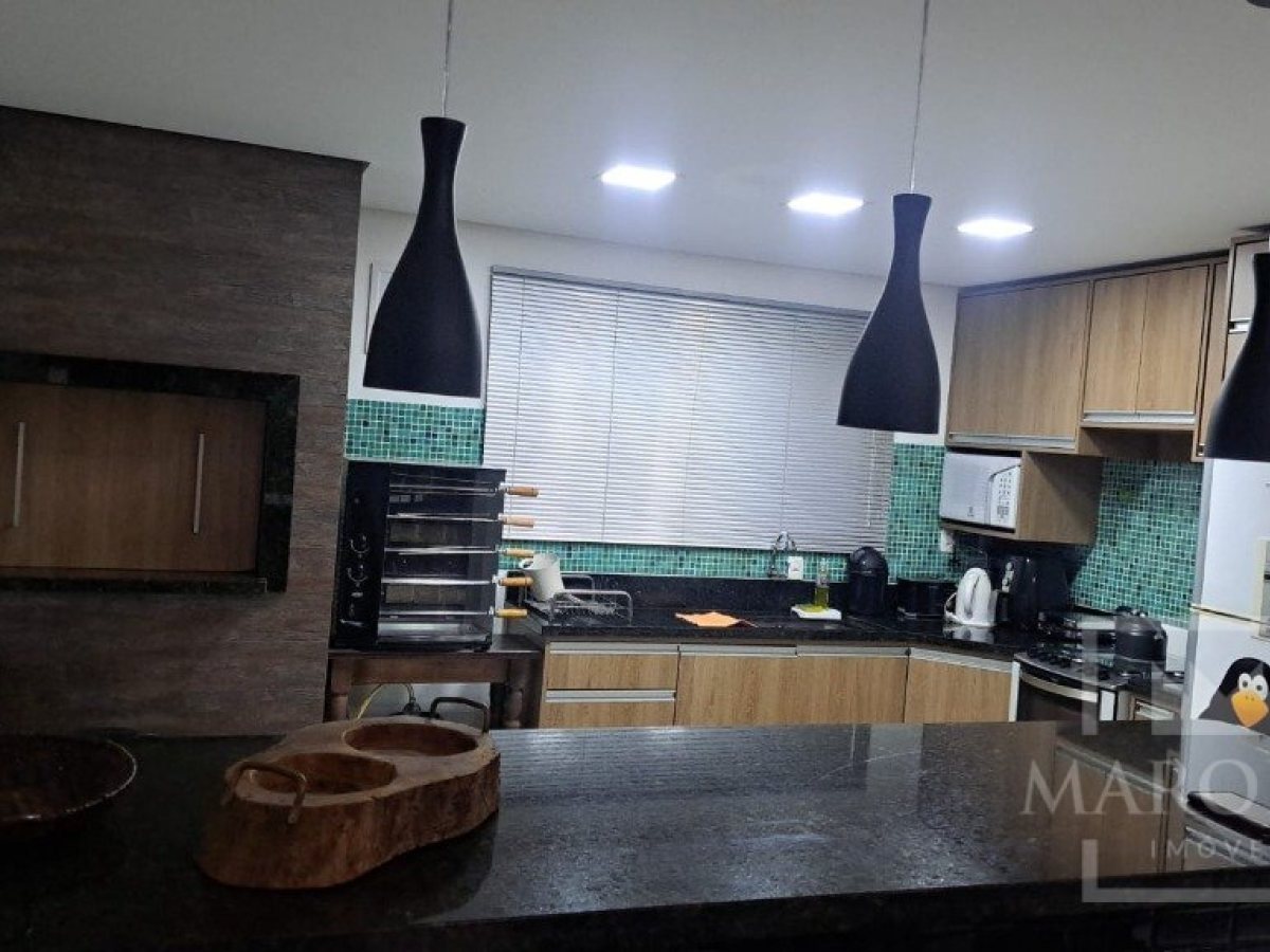 Sítio com 210m², 2 dormitórios, Nao suíte, 2 vagas, no bairro Barragem Capingui em Marau