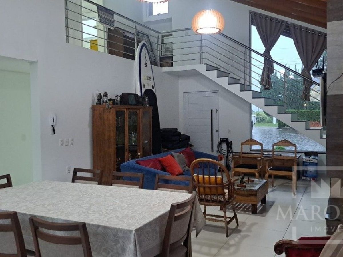 Sítio com 210m², 2 dormitórios, Nao suíte, 2 vagas, no bairro Barragem Capingui em Marau