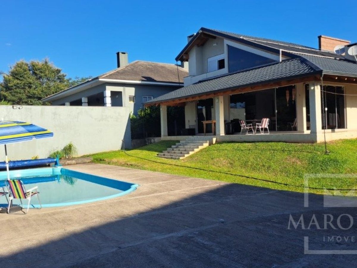 Sítio com 210m², 2 dormitórios, Nao suíte, 2 vagas, no bairro Barragem Capingui em Marau