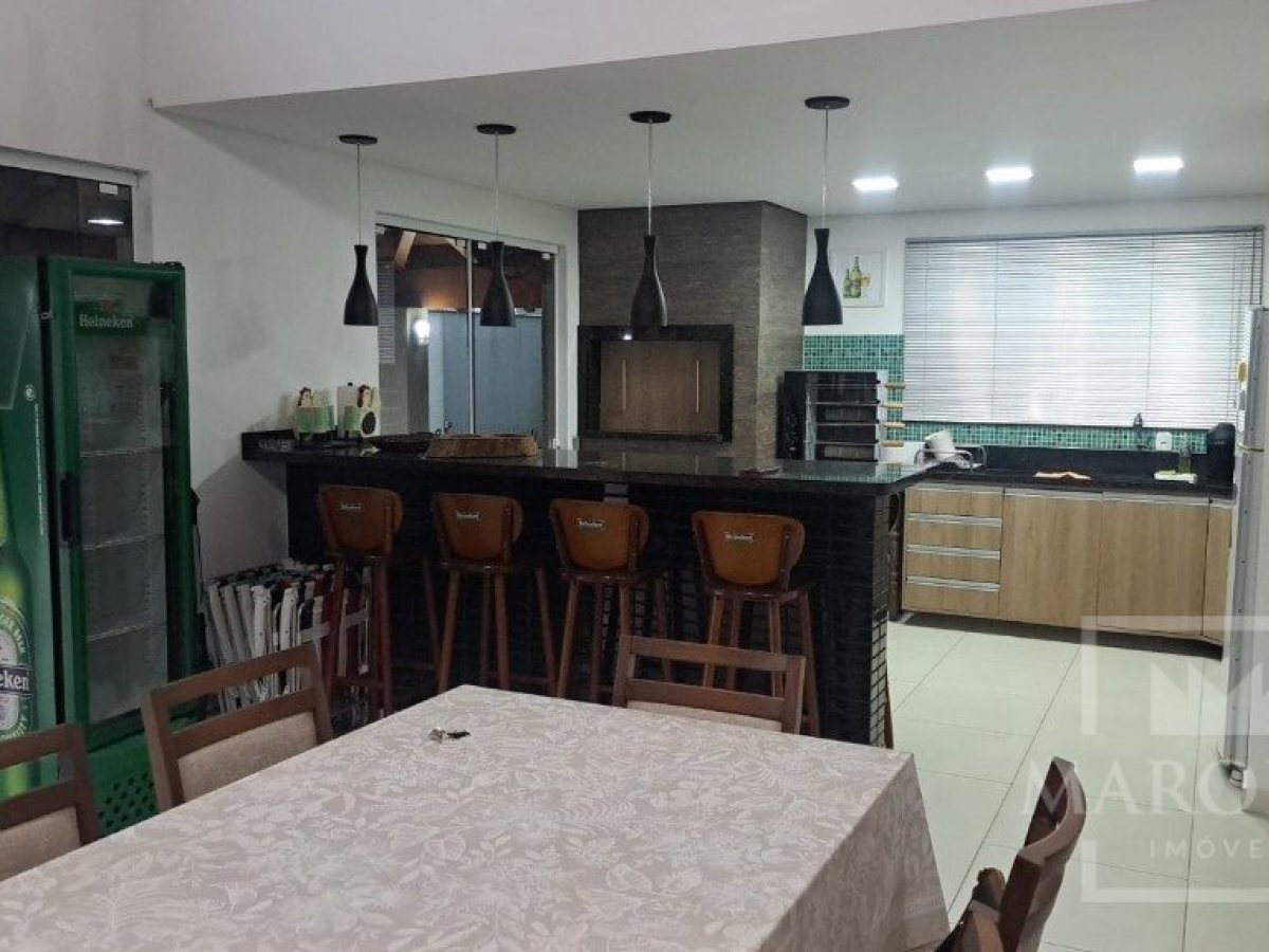 Sítio com 210m², 2 dormitórios, Nao suíte, 2 vagas, no bairro Barragem Capingui em Marau