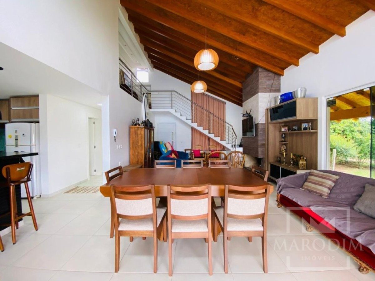 Sítio com 210m², 2 dormitórios, Nao suíte, 2 vagas, no bairro Barragem Capingui em Marau