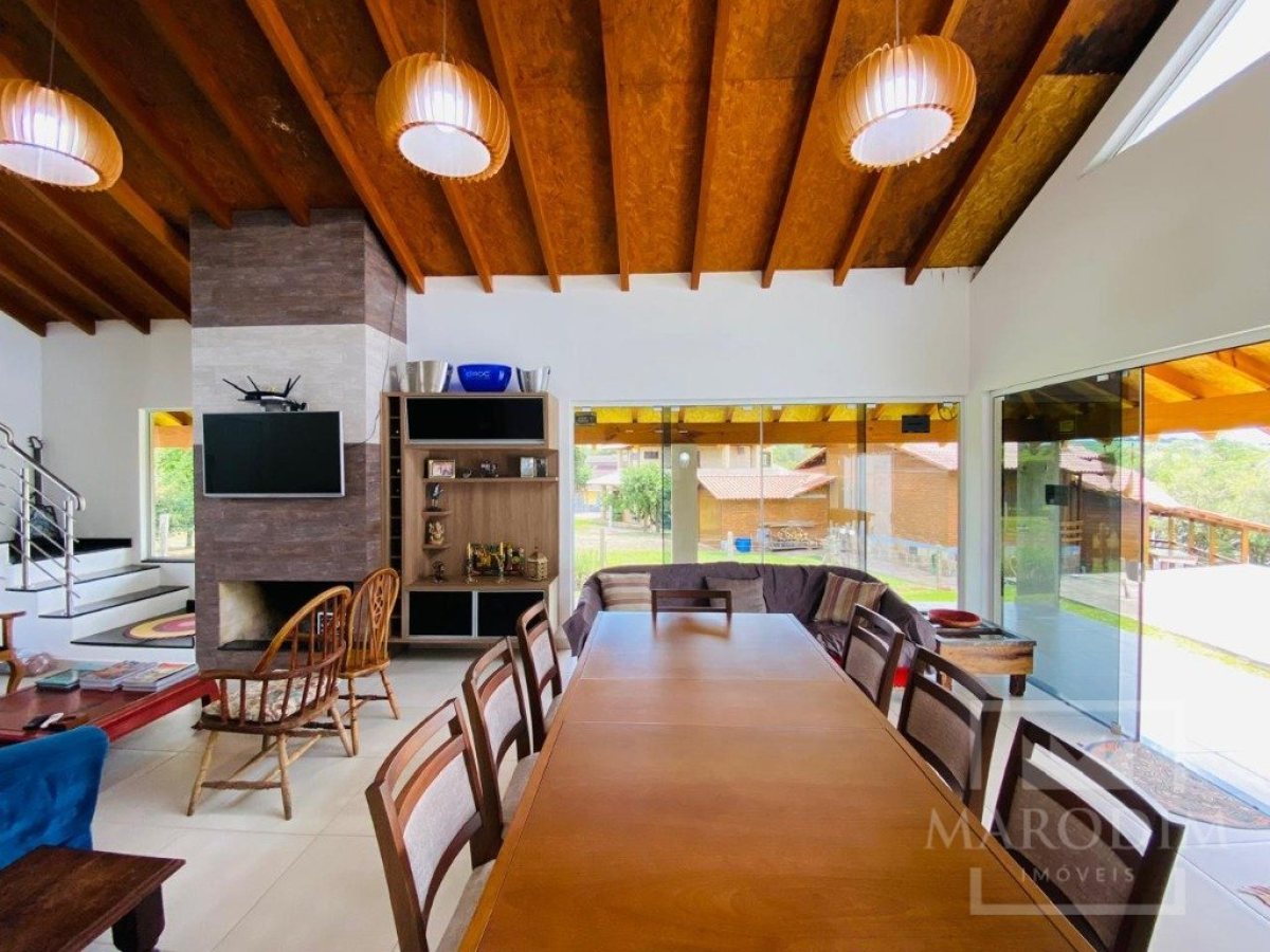 Sítio com 210m², 2 dormitórios, Nao suíte, 2 vagas, no bairro Barragem Capingui em Marau