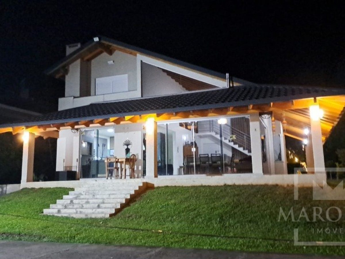 Sítio com 210m², 2 dormitórios, Nao suíte, 2 vagas, no bairro Barragem Capingui em Marau