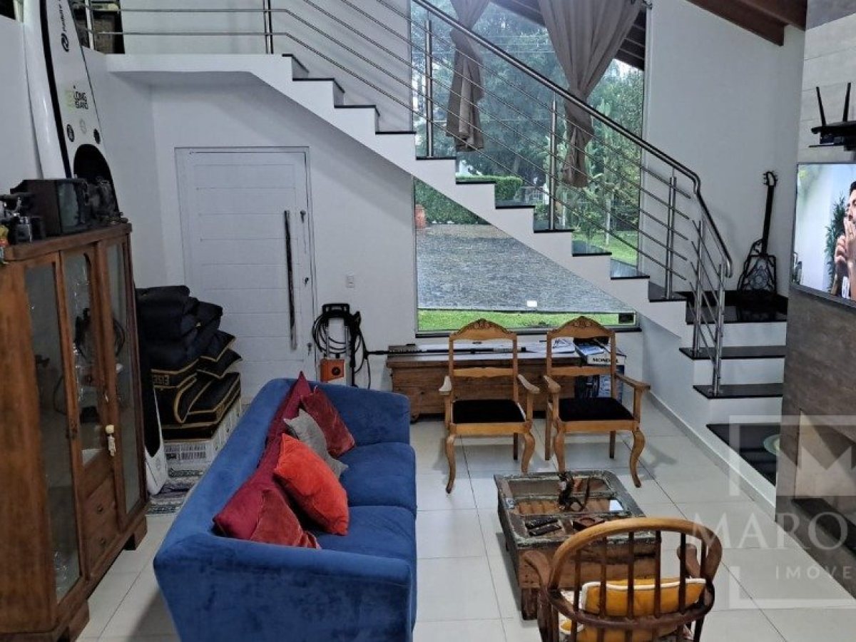 Sítio com 210m², 2 dormitórios, Nao suíte, 2 vagas, no bairro Barragem Capingui em Marau