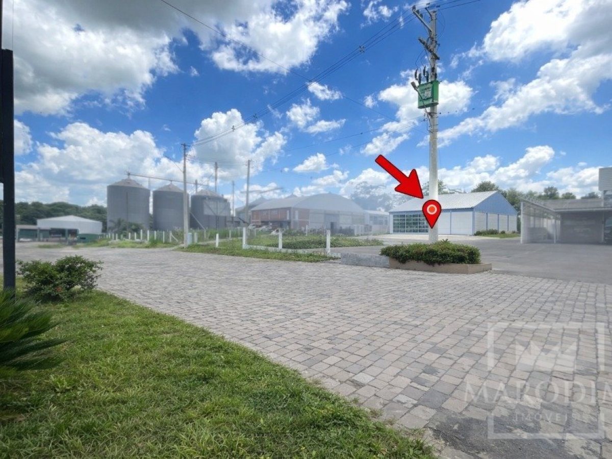 Pavilhão com 300m², Nao suíte, no bairro Distrito Industrial em Marau