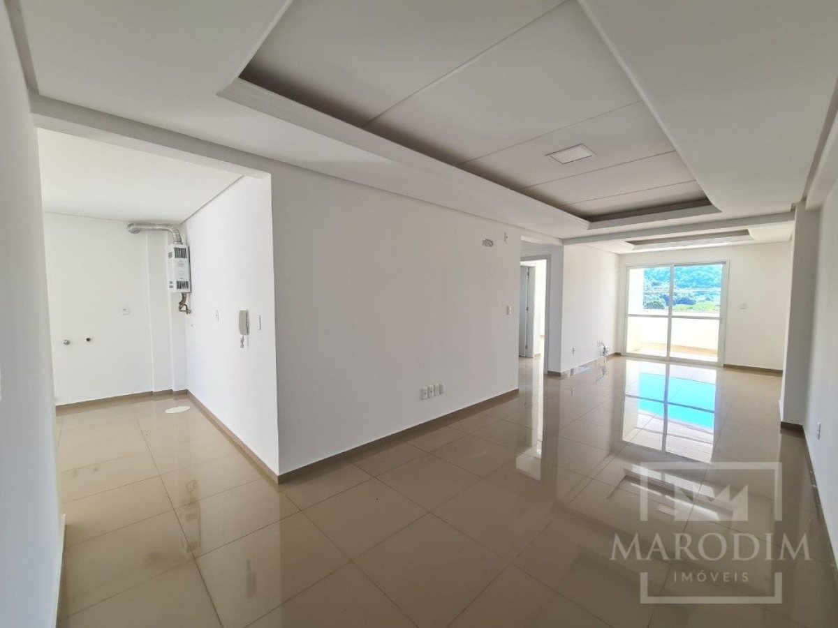 Apartamento com 139m², 2 dormitórios, Nao suíte, 1 vaga, no bairro Centro em Marau