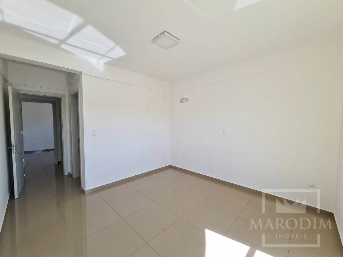 Apartamento com 139m², 2 dormitórios, Nao suíte, 1 vaga, no bairro Centro em Marau