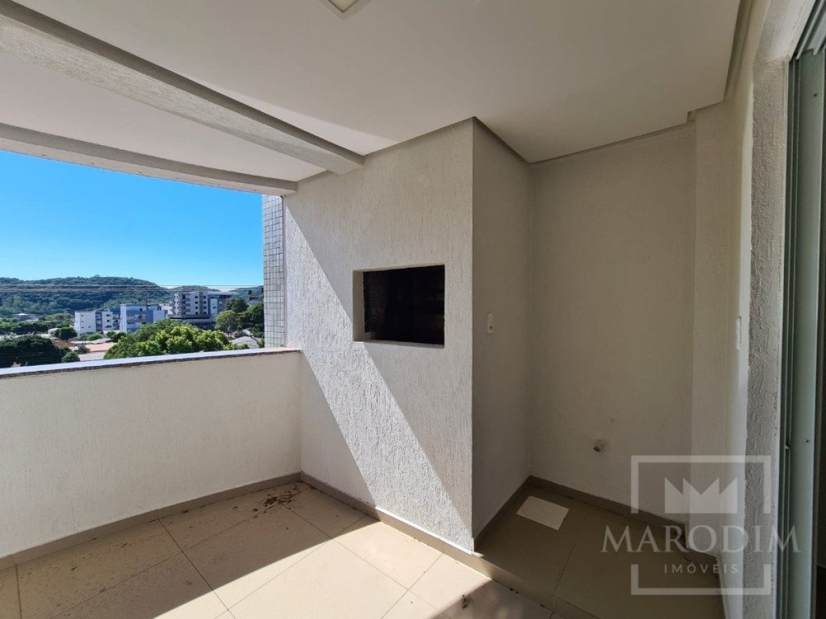 Apartamento com 139m², 2 dormitórios, Nao suíte, 1 vaga, no bairro Centro em Marau