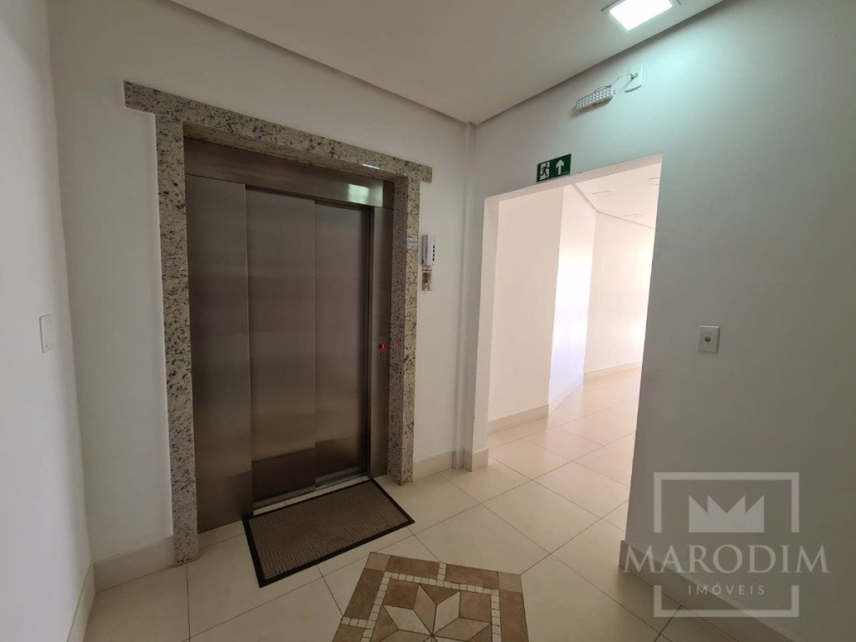Apartamento com 139m², 2 dormitórios, Nao suíte, 1 vaga, no bairro Centro em Marau