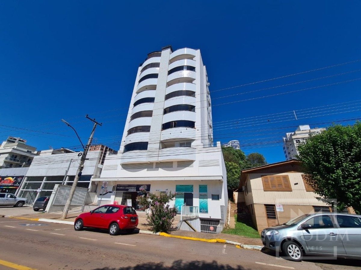 Apartamento com 139m², 2 dormitórios, Nao suíte, 1 vaga, no bairro Centro em Marau