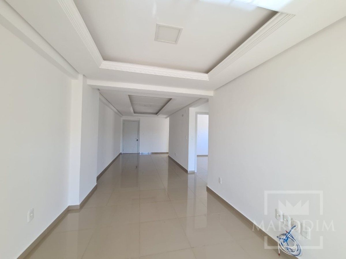 Apartamento com 139m², 2 dormitórios, Nao suíte, 1 vaga, no bairro Centro em Marau