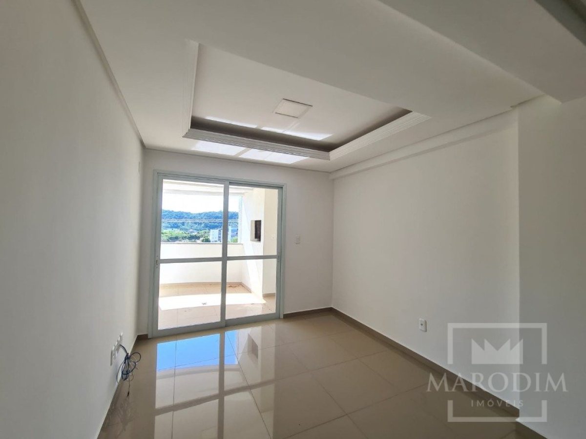 Apartamento com 139m², 2 dormitórios, Nao suíte, 1 vaga, no bairro Centro em Marau