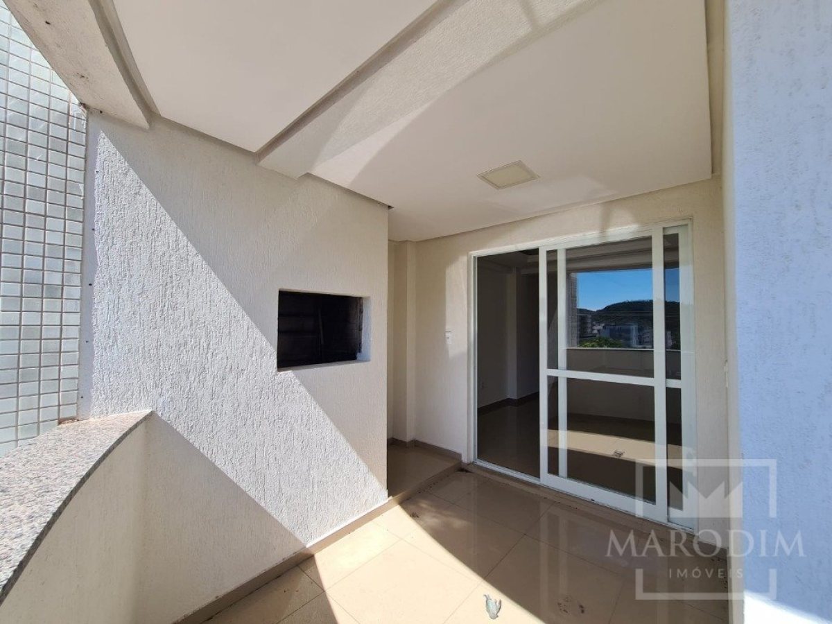 Apartamento com 139m², 2 dormitórios, Nao suíte, 1 vaga, no bairro Centro em Marau