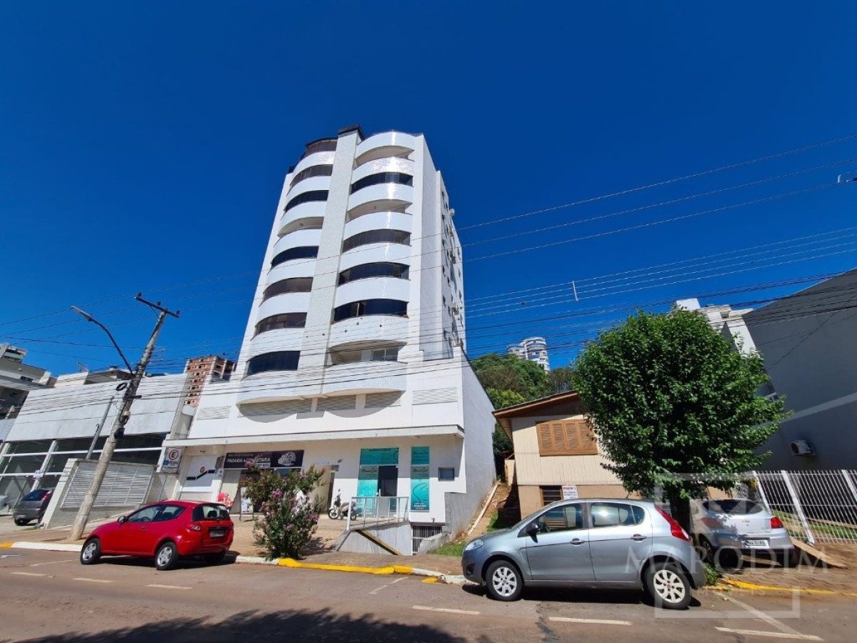 Apartamento com 139m², 2 dormitórios, Nao suíte, 1 vaga, no bairro Centro em Marau