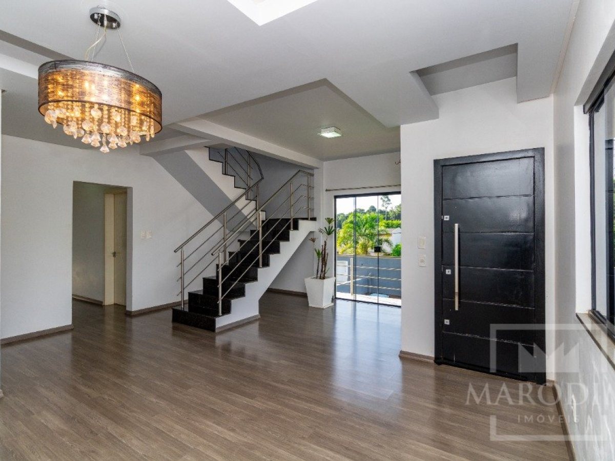 Casa com 450m², 3 dormitórios, Sim suíte, 2 vagas, no bairro São José  Operário em Marau