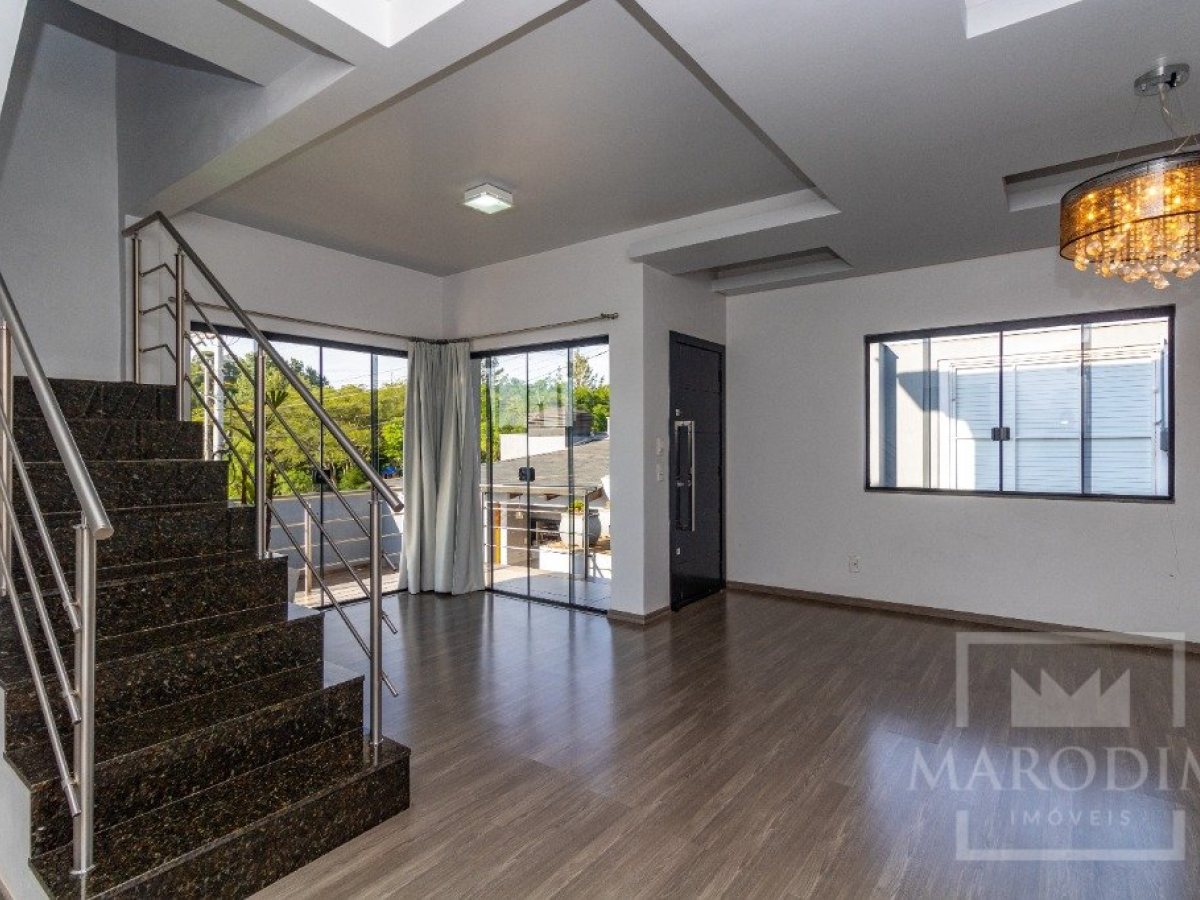 Casa com 450m², 3 dormitórios, Sim suíte, 2 vagas, no bairro São José  Operário em Marau