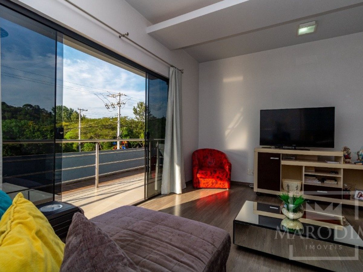 Casa com 450m², 3 dormitórios, Sim suíte, 2 vagas, no bairro São José  Operário em Marau