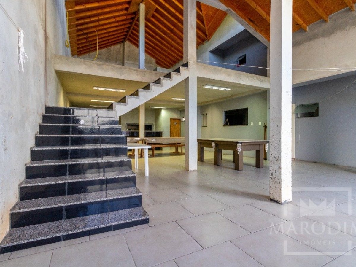 Casa com 450m², 3 dormitórios, Sim suíte, 2 vagas, no bairro São José  Operário em Marau